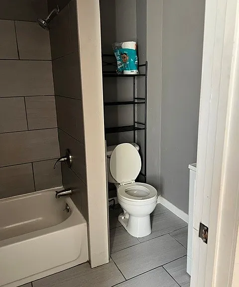 308 W Washington St — Photo 3