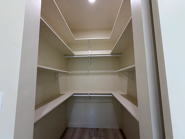 9947 Columbus Ave — Photo 12