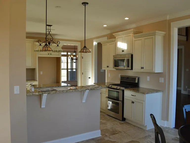 108 Wooten Oaks Cir — Photo 8