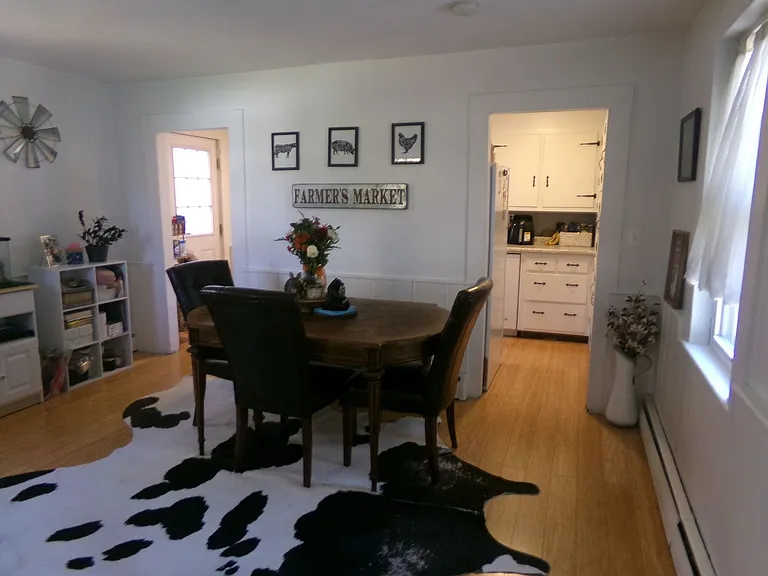 128 East St — Photo 14