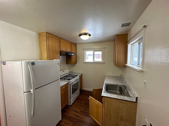 3rd image of 3152 Pasadena Ave #2