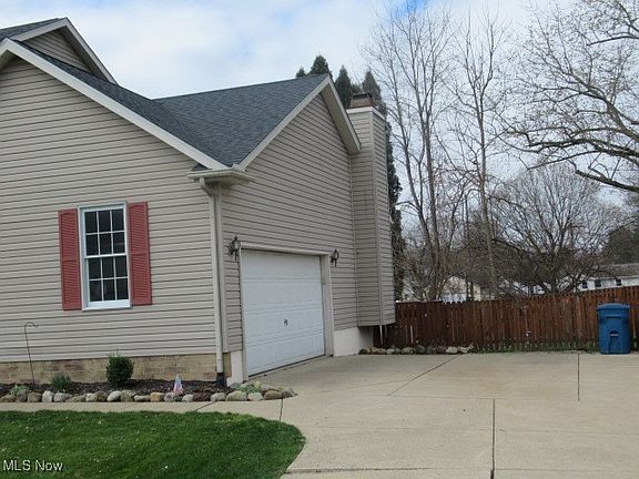 4th image of 2920 House Dr