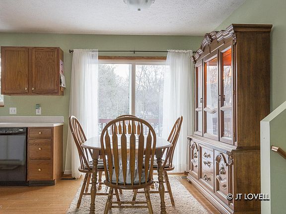 4th image of 1390 Trailside Ct NW