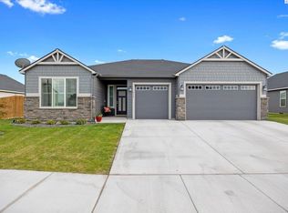 412 Emerald Ave, Grandview, WA 98930
