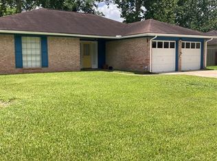 1713 Parkcrest St, Alvin, TX 77511