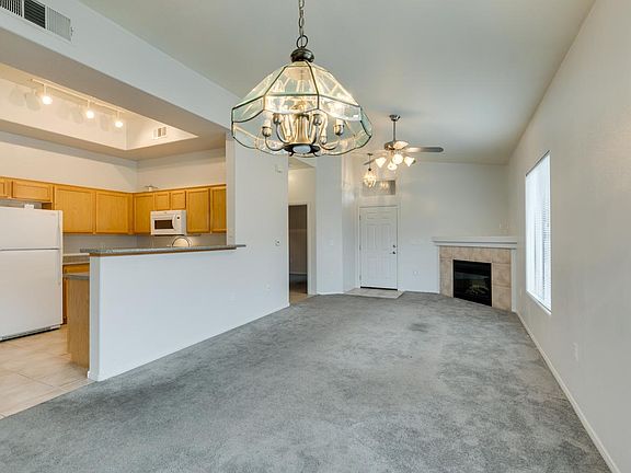 3rd image of 2305 W Horizon Ridge Pkwy APT 3021