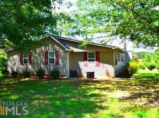 2890 Horseshoe Rd, Loganville, GA 30052