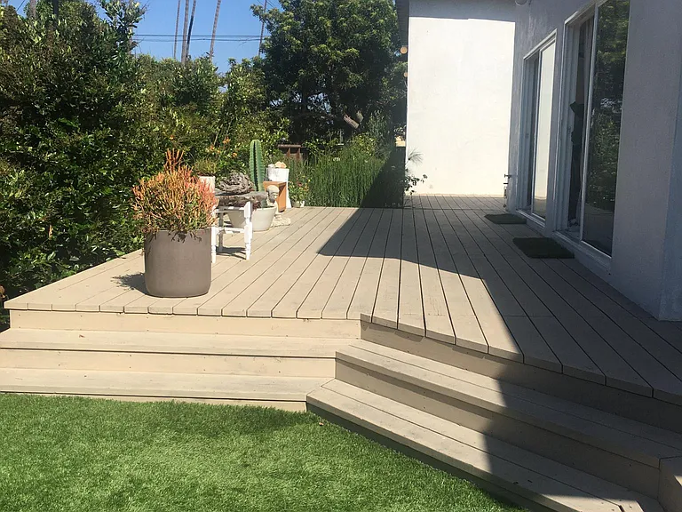 1403 Oakwood Ave — Photo 2