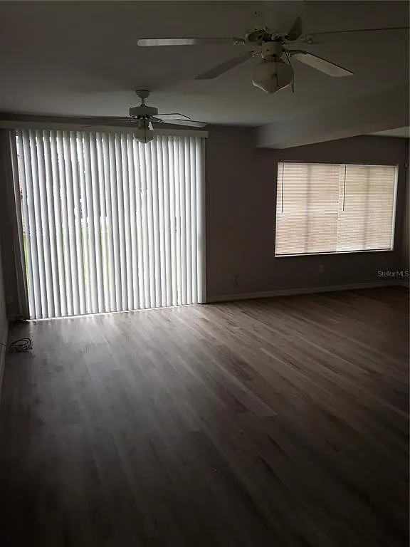 3 bed, 2.0 bath, 1887 sqft, $1,425 — Photo 2