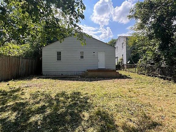 5th image of 4513 Monroe Ave