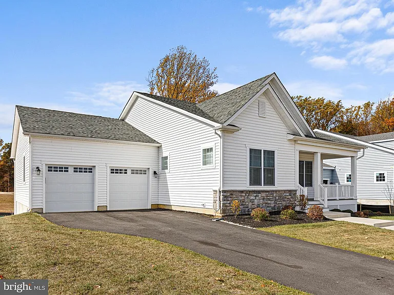 240 Baldy Ln — Photo 2
