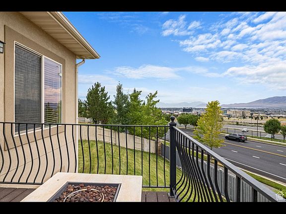 Balcony overlooking the Valley. The view is on point lol.