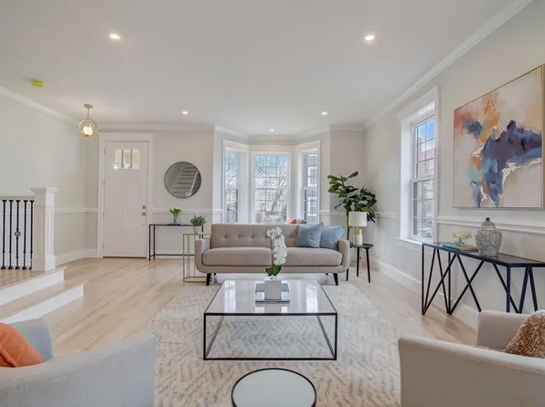 27 Emerson St #27, Medford, MA 02155