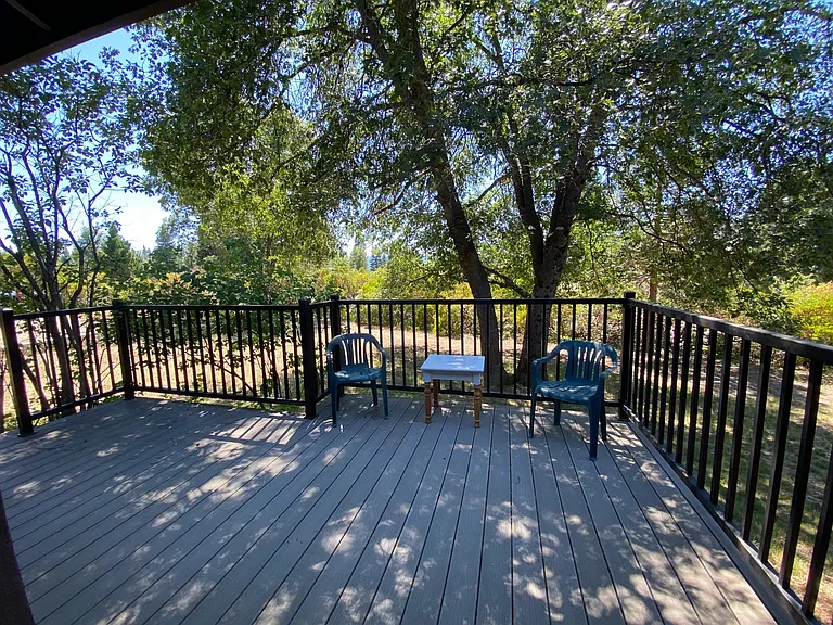 Shasta Way — Photo 6