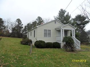 1215 Donaghe St, Staunton, VA 24401