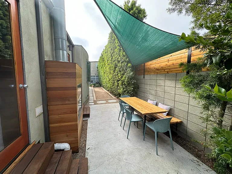 Wonderful outdoor dining area, fireplace, bocce court