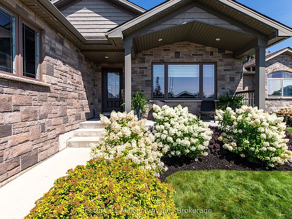5th image of 215 Djay Cres