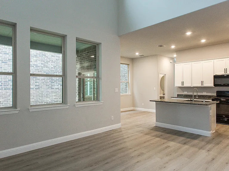 7504 Palisades Dr — Photo 6
