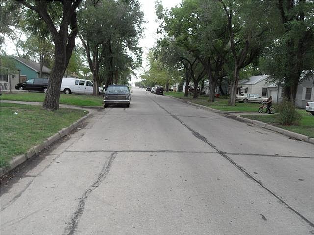 2nd image of 2475 S Mead Ave
