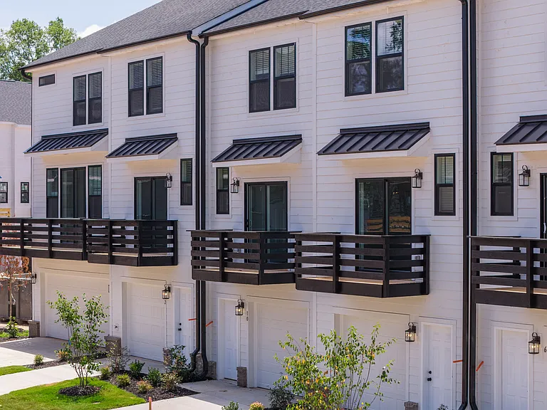 Maybrook Terraces — Photo 3