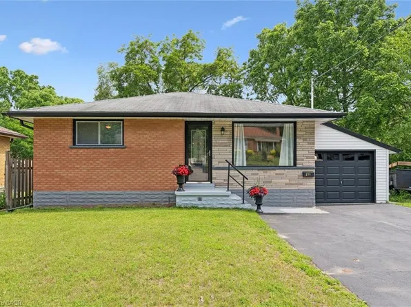 271 Mausser Ave, Kitchener, ON N2M 3L2