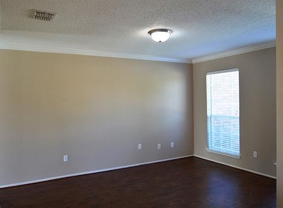4th image of 305 Cherrywood Trl