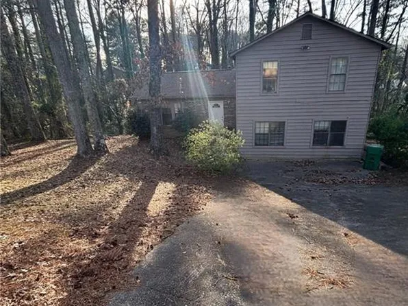 1014 Rampart Pl, Stone Mountain, GA 30088