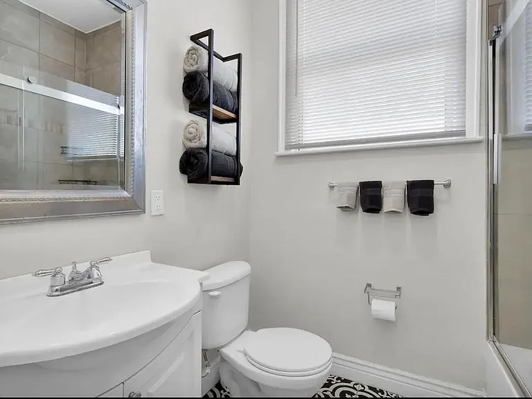2205 Ernest St — Photo 13