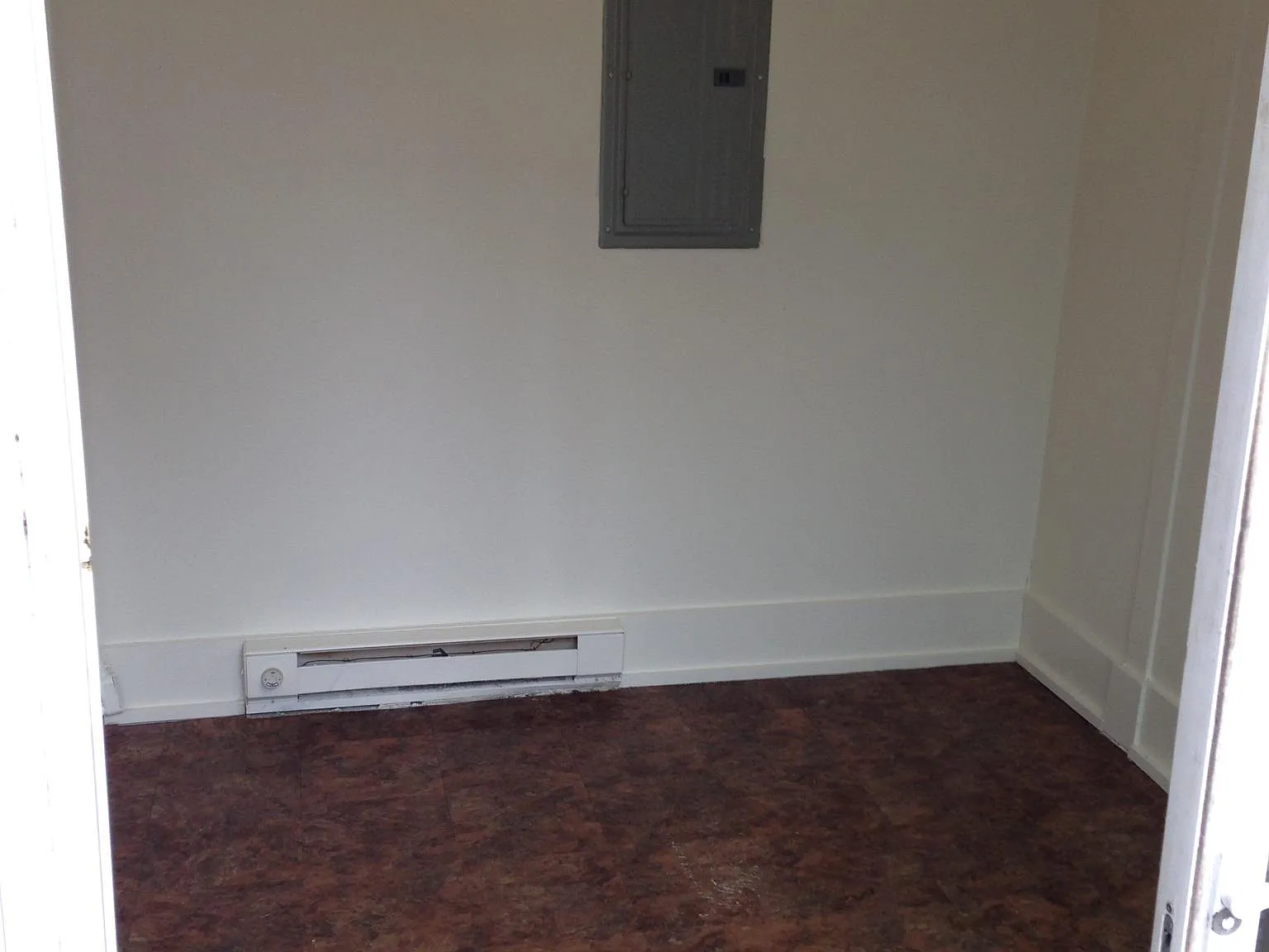 3 bed, 1200 sqft, $2,299 — Photo 3