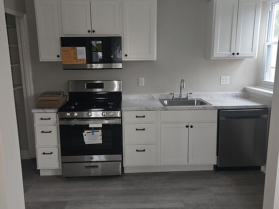 3rd image of 607 W Maple Ave APT 7