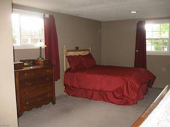 5th image of 2041 N Ashland Ave