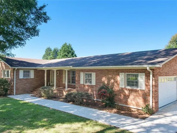 2516 Sunnycrest Dr, Reidsville, NC 27320