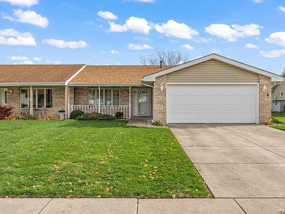 2nd image of 1101 Cambridge Ln