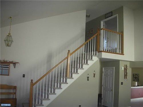 4th image of 16 Brookfield Dr