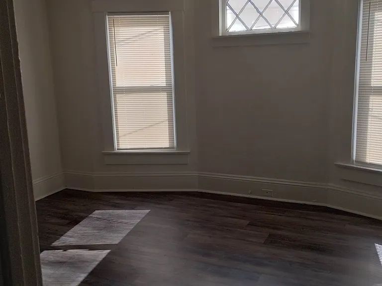 961 Home Ave — Photo 4