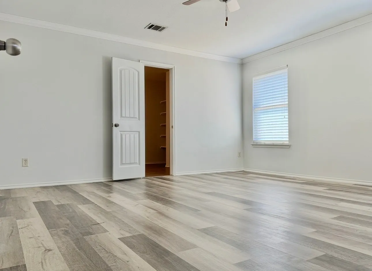 4 bed, 1913 sqft, $2,200 — Photo 4