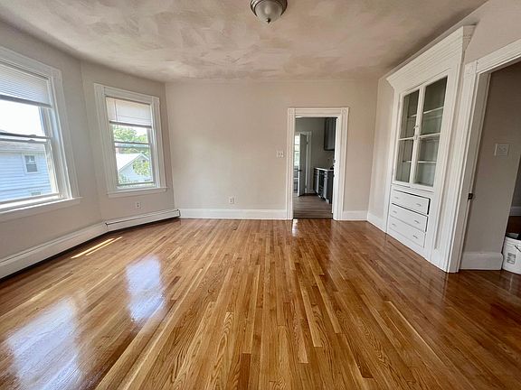 2nd image of 117 Roberts St #2