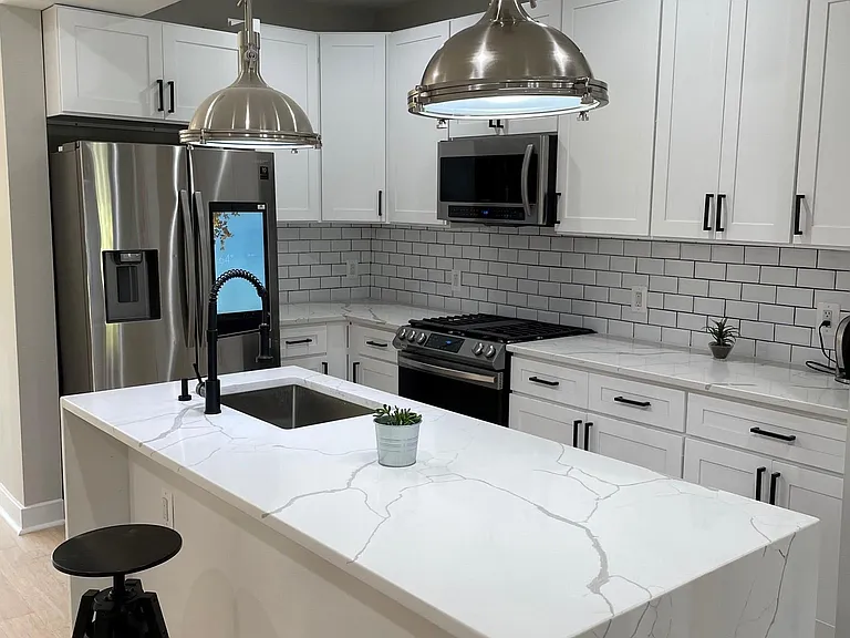 536 Madison St NW — Photo 3