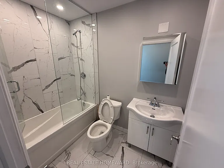611 Danforth Ave #4 — Photo 2