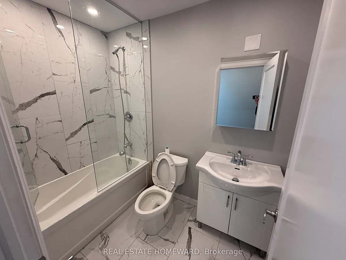 Building Photo - 611 Danforth Ave #4