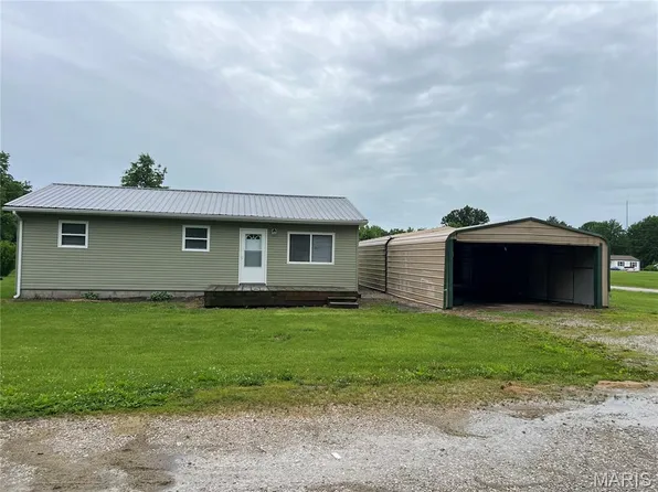902 Elm St, Montgomery City, MO 63361