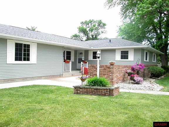 2nd image of 820 2nd St N