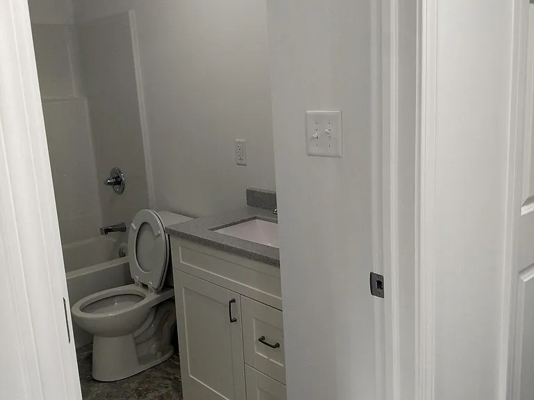 611 Wabash Ave — Photo 17