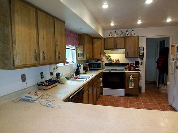 Plenty of Space in Kitchen