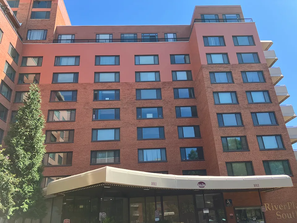 1011 Arlington Blvd #833