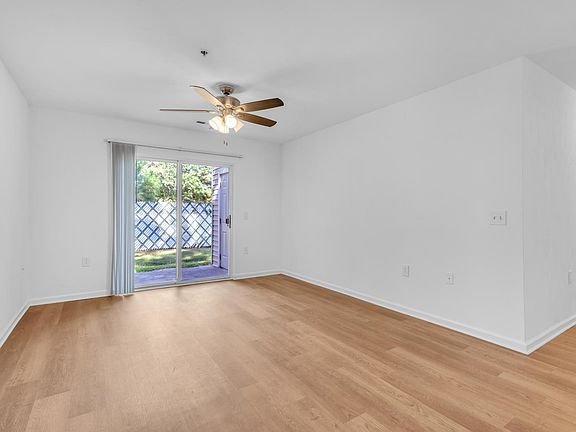 3rd image of 417 Acorn Grove Ln #B