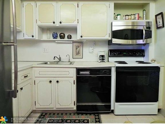 5th image of 940 Hillcrest Ct APT 115