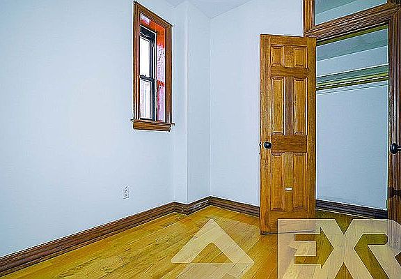 5th image of 1244 Pacific St #B4
