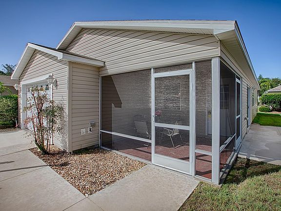 3rd image of 356 Katherine Pl