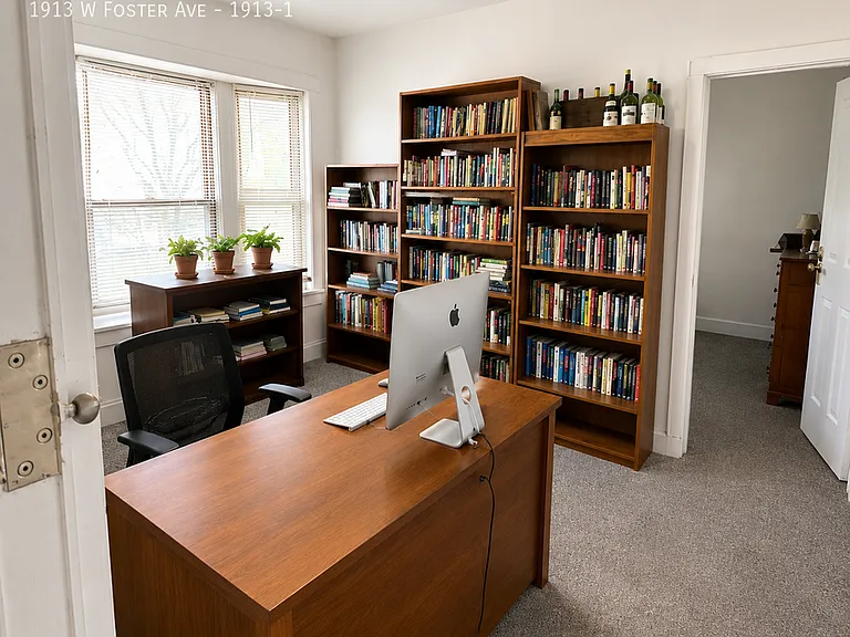 1913 W Foster Ave #1 — Photo 2